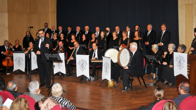 Eski Dostlar'dan Yeni Yıl Konseri