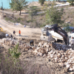 Heyelan yollarına duvar örülüyor