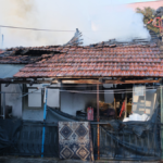 Kemer’de ev yangını