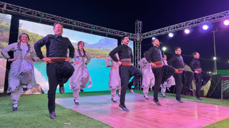 Konyaaltı Halk Oyunları Topluluğu Kuveyt'te sahne aldı