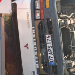 Limon yüklü kamyonet devrildi