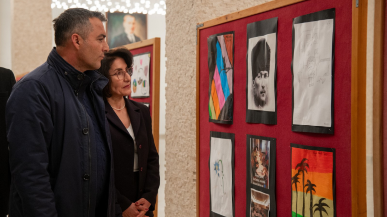 Manavgat'ta depremzede çocukların eserleri sergilendi