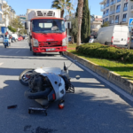 Manavgat'ta kamyon ile motosiklet çarpıştı 2 yaralı