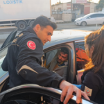 Okul servisi kaza yaptı, sürücü araçta sıkıştı