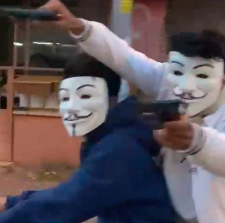 Serik'te maskeli 2 kişi, oyuncak tabancayla korku saçtı