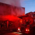 Evi yakıp, av tüfeğiyle itfaiyeyi engelledi