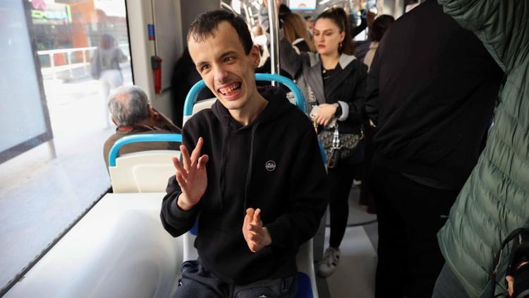 Engelli Gençler Otobüsle Şehir Turu Attı