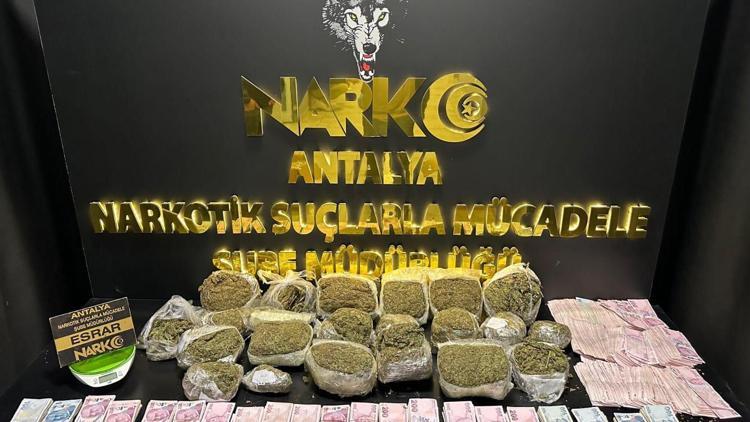 Antalyada uyuşturucu operasyonu: 33 tutuklu