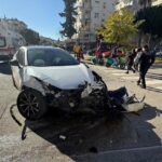 Kaza sonrası ablasının başından ayrılmayan kız kardeş