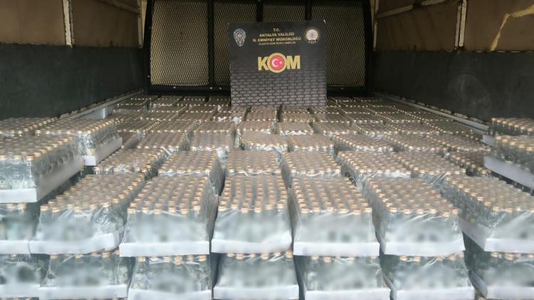 Antalyada kaçakçılık operasyonları