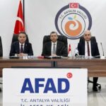 Konyaaltı sahilinde kaçak yapılar kaldırılacak