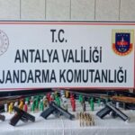 Kumlucada ruhsatsız silah operasyonu