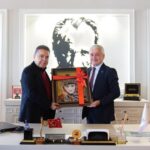 Başkan Böcekten Finike ziyareti