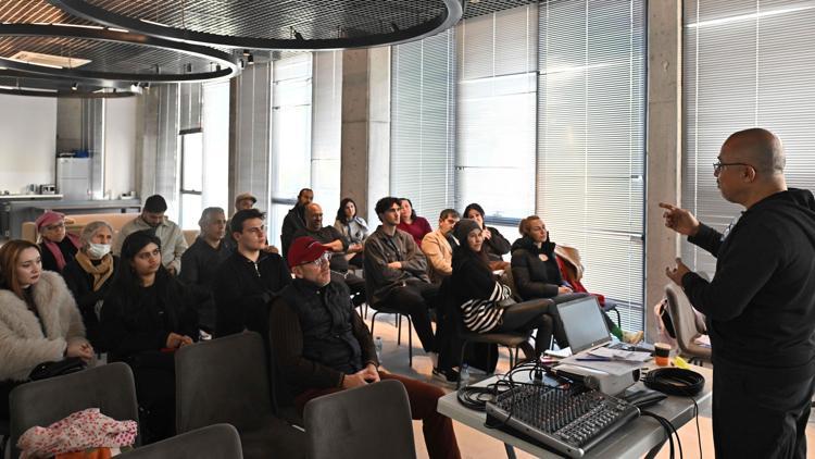 Muratpaşa’dan podcast atölyesi