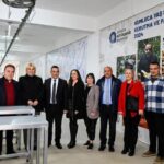 Başkan Böcek kurutma ve paketleme tesisini gezdi