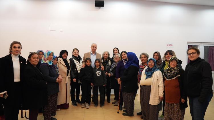 Başkan Özçelik Toslakta vatandaşlarla buluştu