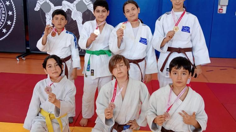 Kumlucalı judocular okul sporları müsabakalarında 7 madalya kazandı