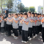 Alanya'da 850 öğrenci flütle marşlar çalıp, söyledi