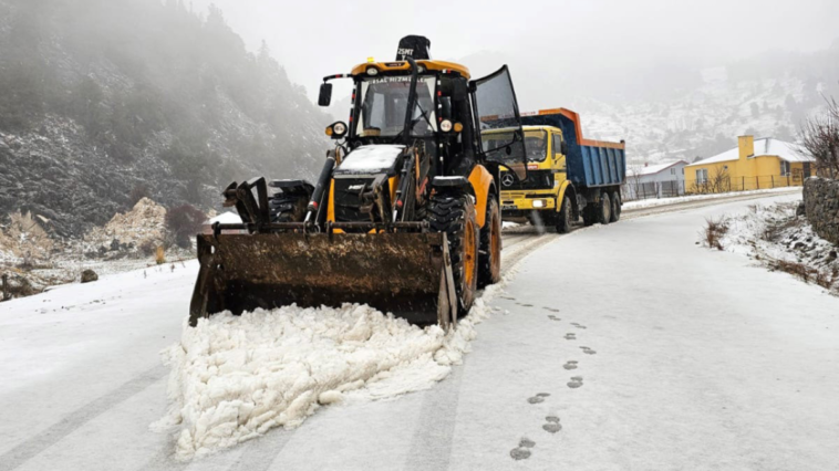 Alanya'da yaylalar beyaz örtüyle kaplandı