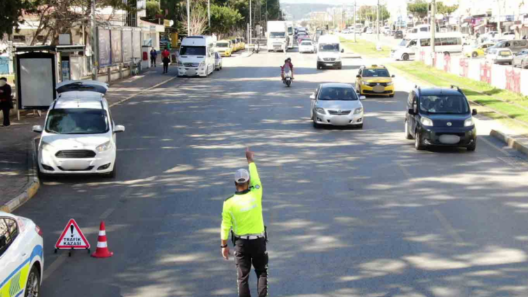 Antalya polisi bir haftada 66 bin 207 aracı denetledi