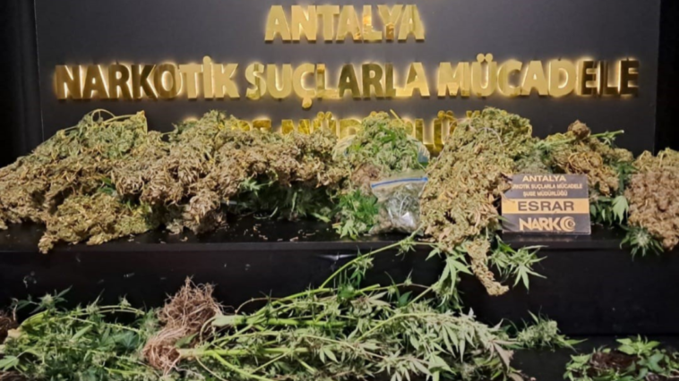 Antalya polisi zehir tacirlerine göz açtırmıyor