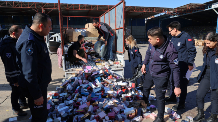 Antalya'da 2 bin 315 sahte parfüme el kondu