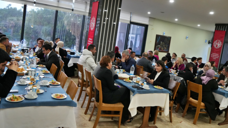 Antalya'da yaşayan Çorumlular iftarda buluştu