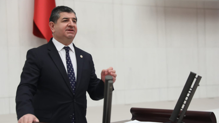 Arı, Serik-Gebiz göleti için önerge verdi