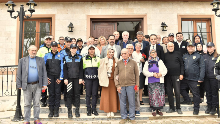 Arslan ve eşi Huzurevi'ne ziyaret etti