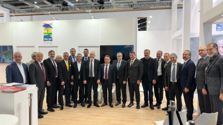 Başkan Topaloğlu ITB Berlin Fuarı'nda Kemer'i tanıtıyor