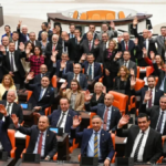 CHP'den tarihi oylama... Atatürkçü teğmenlerin tazminatını partililer ödeyecek!