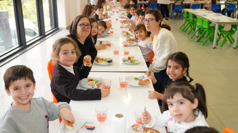 Engelsiz Mutfakta özel bireyler üretti, minikler tadına baktı