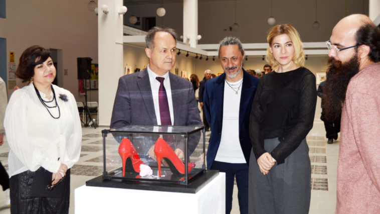 Güzel Sanatlar Fakültesi'nde Kadın ve Deniz temalı sergi açıldı