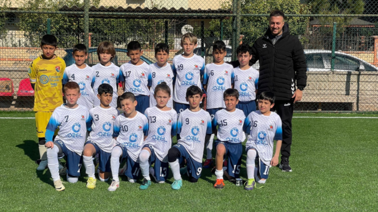 Kemer Belediyespor U11 ilk maçını kazandı