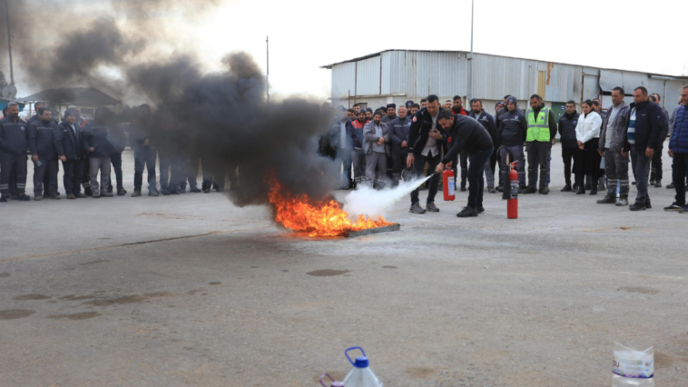 Kepez'de belediyecilere temel yangın güvenliği eğitimi verildi