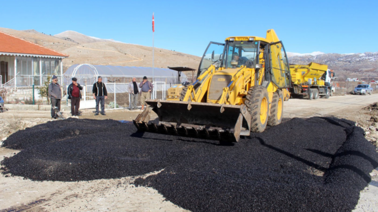 Korkuteli'nde yol seferberliği