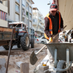 Manavgat'ta caddeler yenileniyor