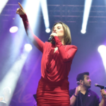 Merve Özbey Kepezlileri coşturdu