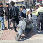 Otomobille çarpışan elektrikli bisikletin sürücüsü yaralandı