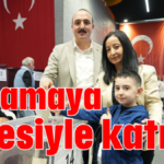 Oylamaya ailesiyle katıldı