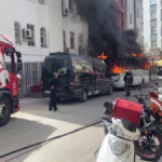 Park halindeki minibüsteki yangın panik yarattı