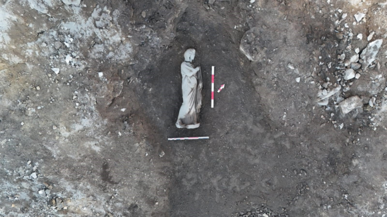 Perge'de Roma dönemine ait 5 yeni heykel bulundu