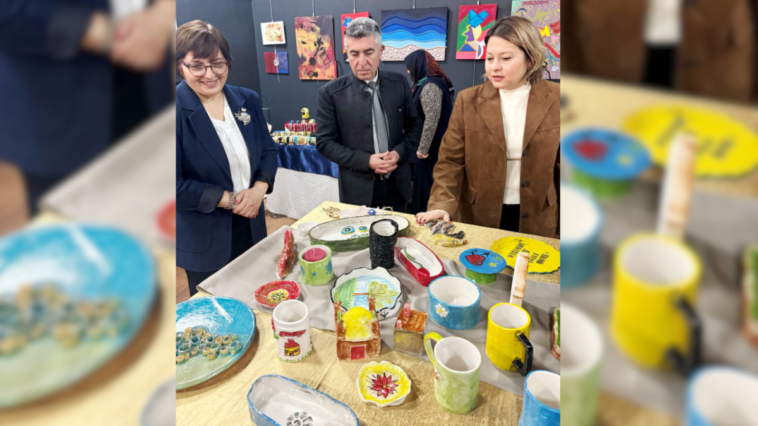 'Sanatla Terapi' temalı sergi Alanya Müzesi'ne açıldı