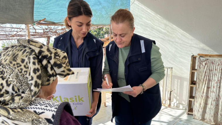 Serik Belediyesi'nden ramazan kolisi desteği