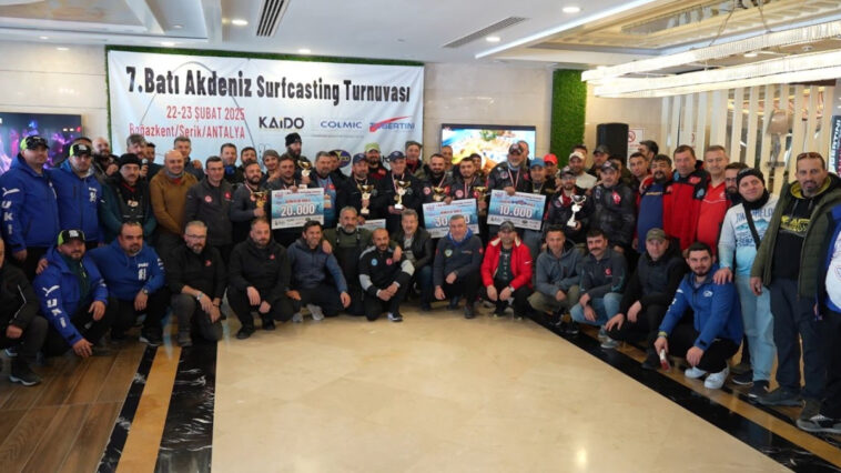 Serik'te kıyıdan balık yakalama turnuvası  düzenlendi