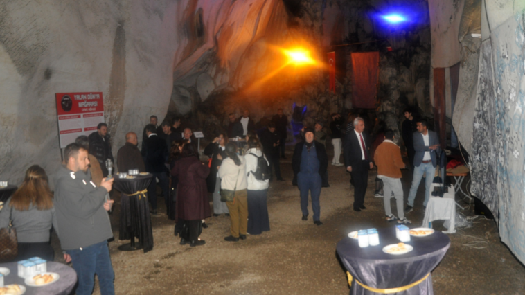 Yalan Dünya Mağarası'nda Türkiye Tekstil Bienali açıldı