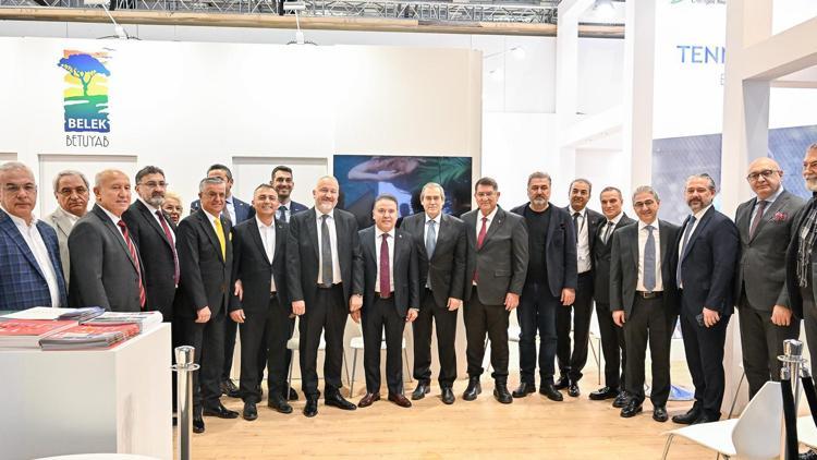 Başkan Böcek ITB Berlin fuarında Antalyayı tanıtıyor