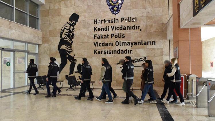 Antalyada kredi dolandırıcılığı; 4 şüpheli tutuklandı