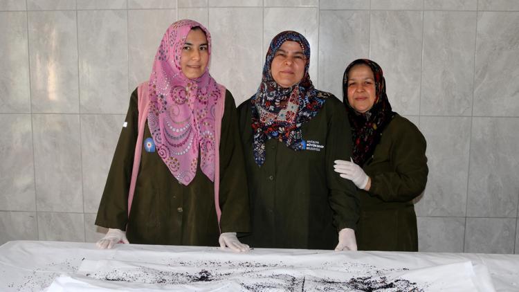 Antalya’nın kadın gassalları mesleklerini anlattı