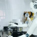 Robotlarda bile cinsiyet eşitliği yok: Erkekler savaşçı kadınlar hizmetçi